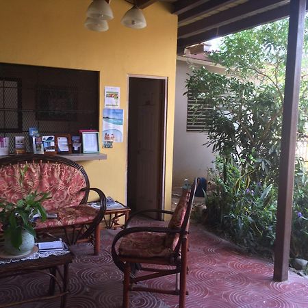 Hostal Dona Maria Pedasi Town Exterior photo