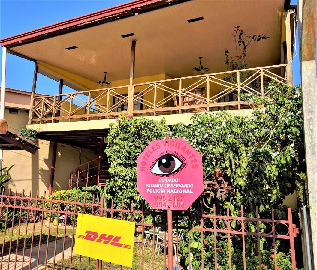 Hostal Dona Maria Pedasi Town Exterior photo