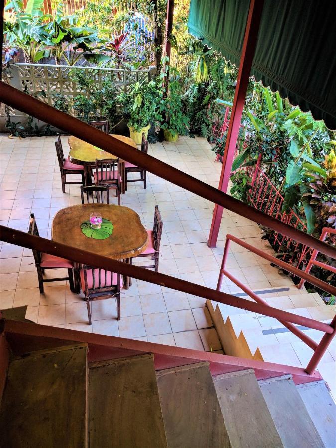Hostal Dona Maria Pedasi Town Exterior photo