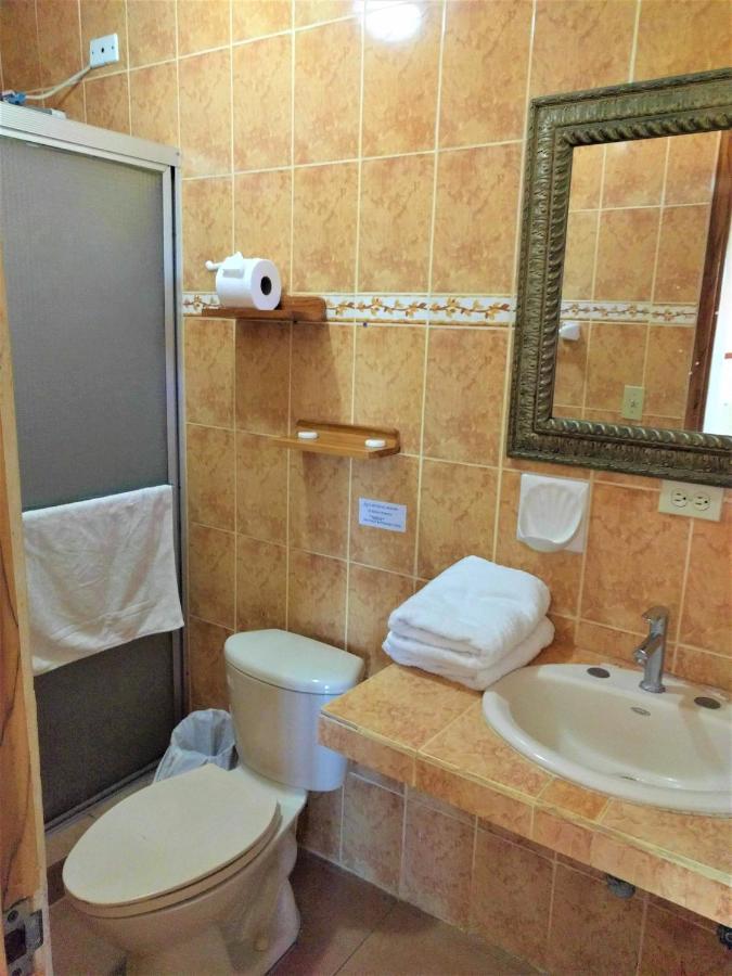 Hostal Dona Maria Pedasi Town Exterior photo