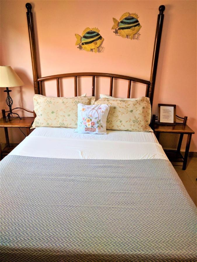 Hostal Dona Maria Pedasi Town Exterior photo