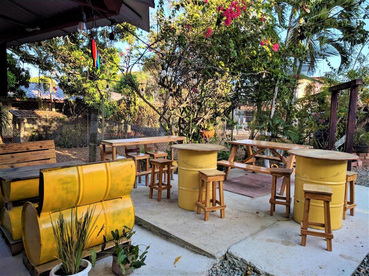 Hostal Dona Maria Pedasi Town Exterior photo