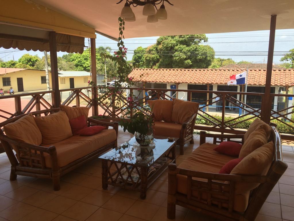 Hostal Dona Maria Pedasi Town Exterior photo