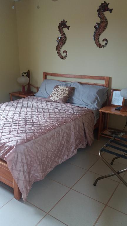 Hostal Dona Maria Pedasi Town Exterior photo